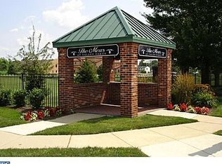 354 Norris Hall Ln #354, Norristown, PA 19403
