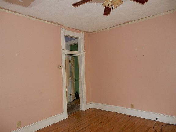4th image of 8247 N Market St