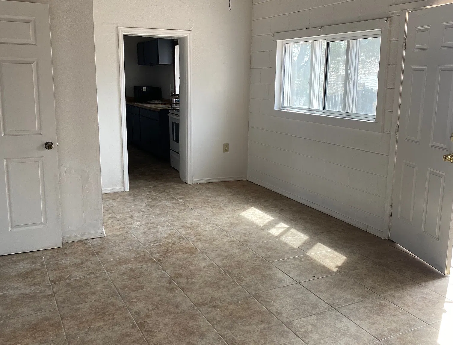 621 North Sierra Avenue - 1 — Photo 4