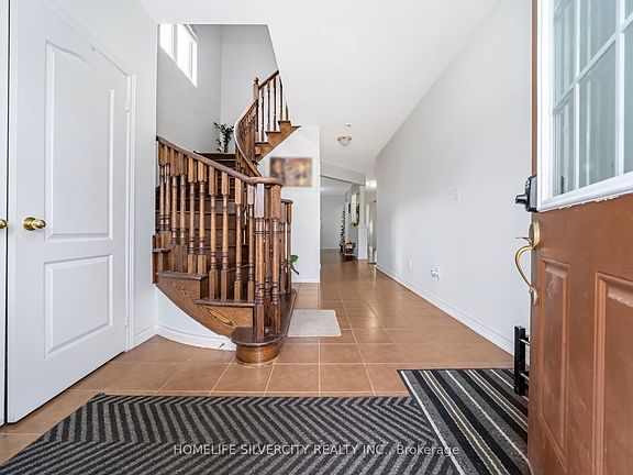 5th image of 4 Fossil St