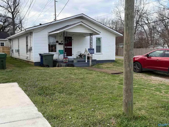 1104 Oshaughnessy Ave NE, Huntsville, AL 35801