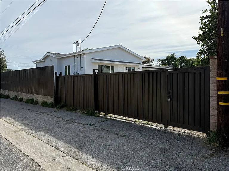 9132 Balcom Ave — Photo 4