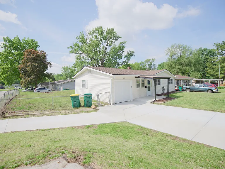 5117 Hagemann St — Photo 3