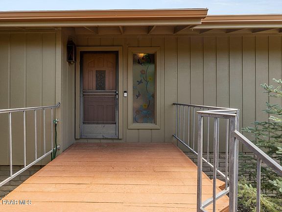 3rd image of 672 Towhee Dr