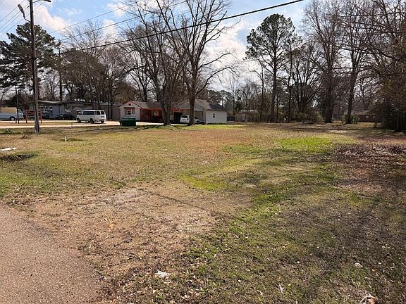 2nd image of 534 Alabama St