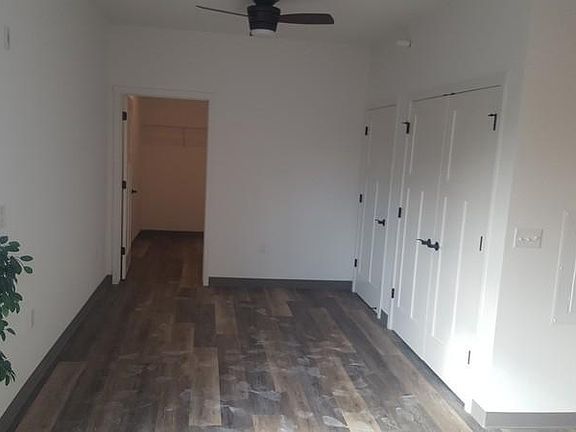 3rd image of 2075 N Cambridge Ave #104