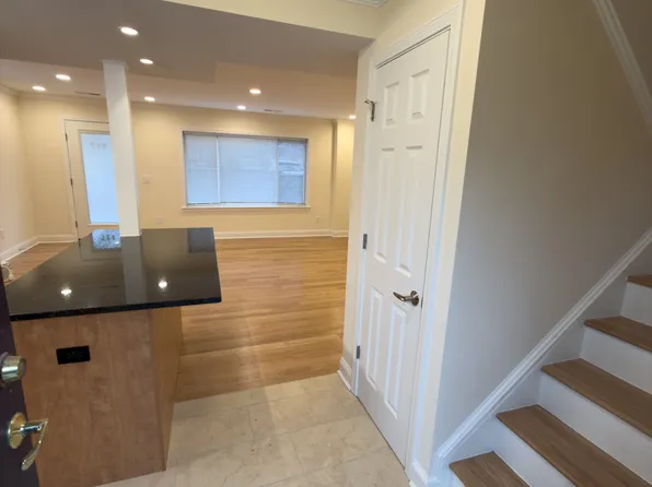 78 Sherman Rd, Chestnut Hill, MA 02467