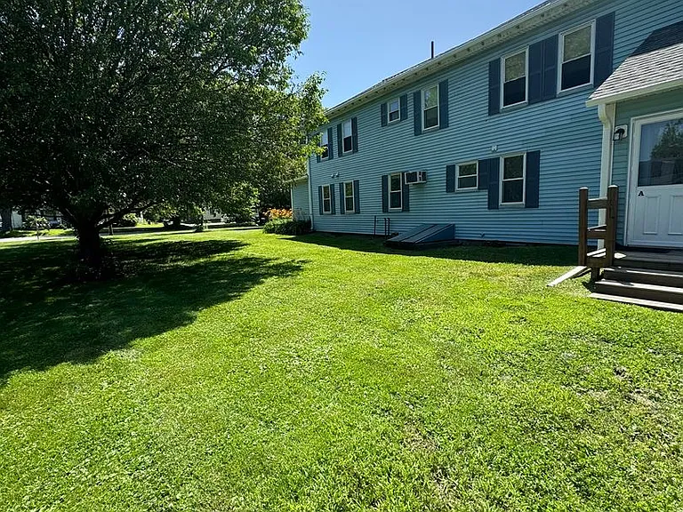2326 US Route 5 North — Photo 10