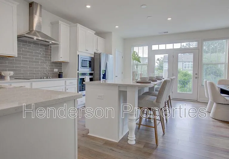 112 Judson Ave — Photo 4
