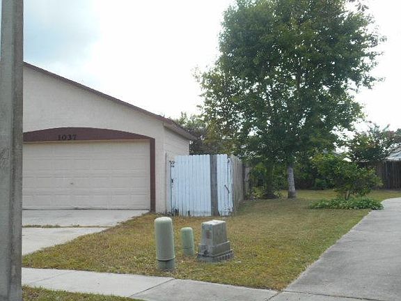 3rd image of 1037 Vista Palma Way