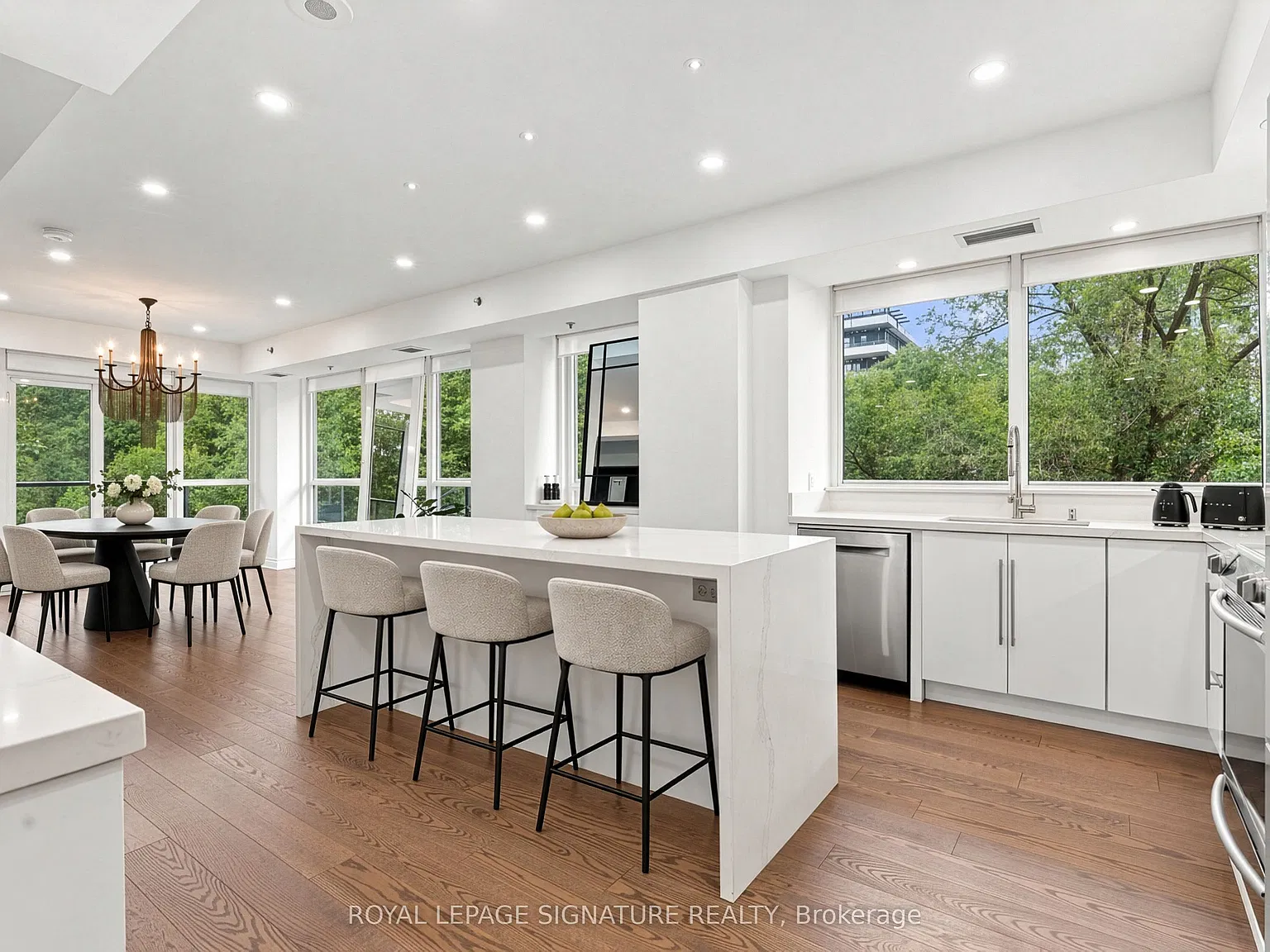 3 bed, $4,600 — Photo 2