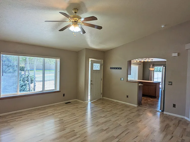 708 S Junction Ave — Photo 13