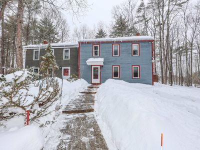 584 Calef Highway, Lee, NH, 03861