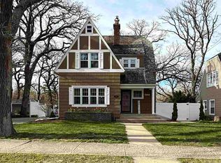 828 1st St NW, Mason City, IA 50401