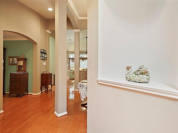 4th image of 15510 Valley Creek Dr