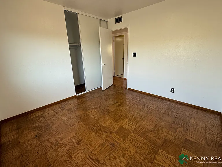 2504 Tipperary Ave — Photo 16