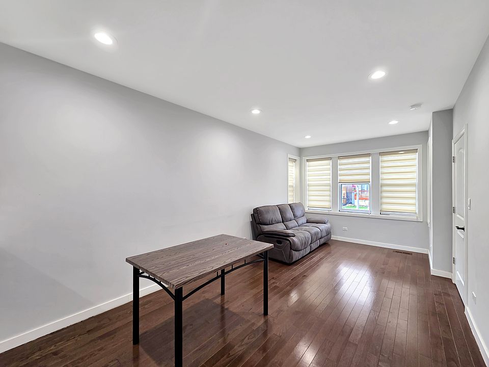 1st image of 4125 S Rockwell St #1F