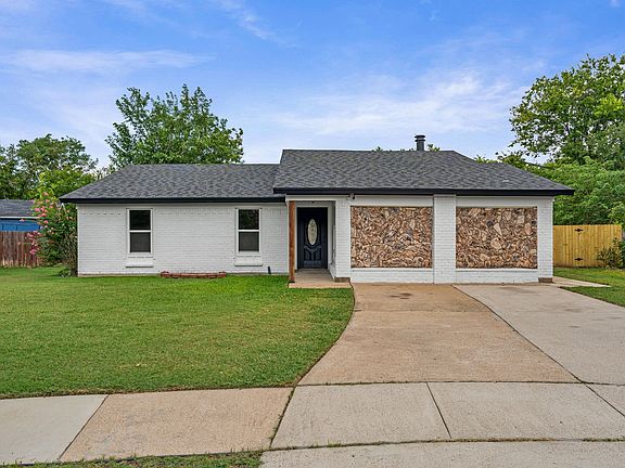 2nd image of 1004 Georgian Rd E