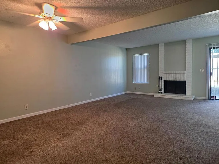 1884 Cherokee Dr #4 — Photo 3