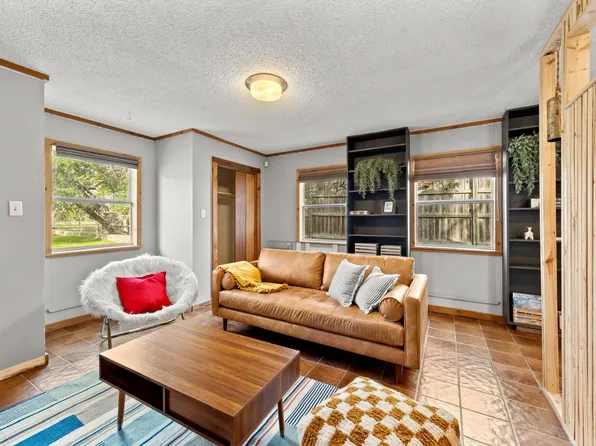 28 W Inwood Forest Dr, Wimberley, TX 78676