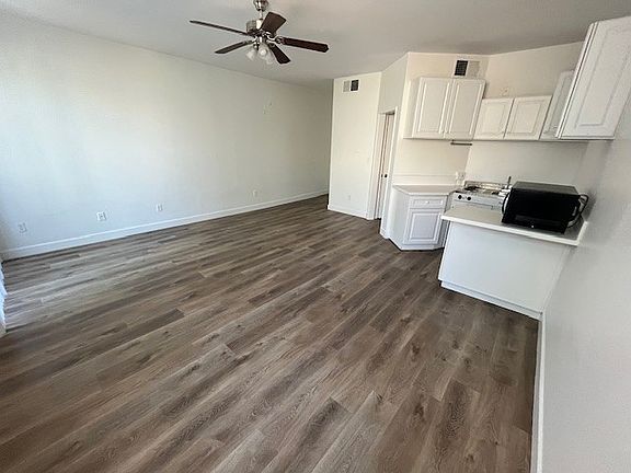 3rd image of 3614 Empire Dr APT 204