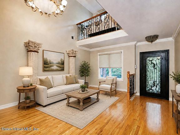 3rd image of 218 Alverson Ave