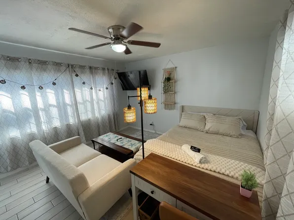 309 7th St S #6, Saint Petersburg, FL 33701