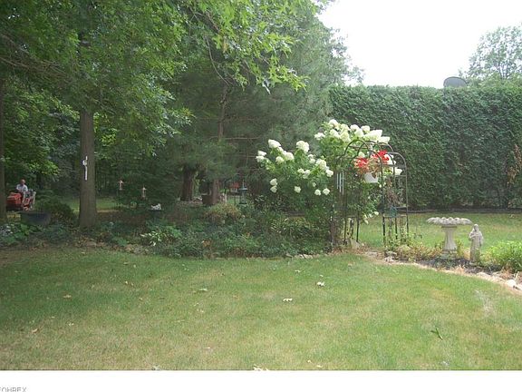 3rd image of 4609 Queen Anne Ave