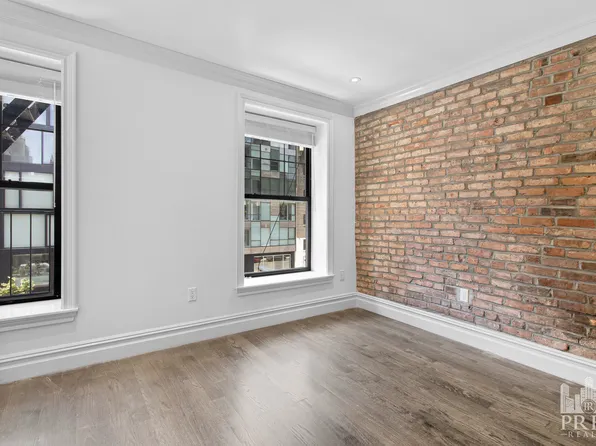 244 Tenth Avenue 4W image 2 of 12