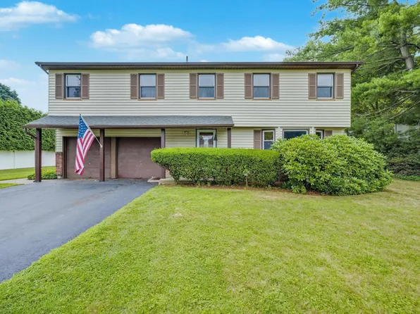 25 Woodsorrel Lane, East Northport, NY 11731
