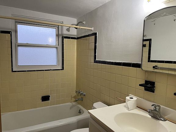 5th image of 21535 Kingsville St