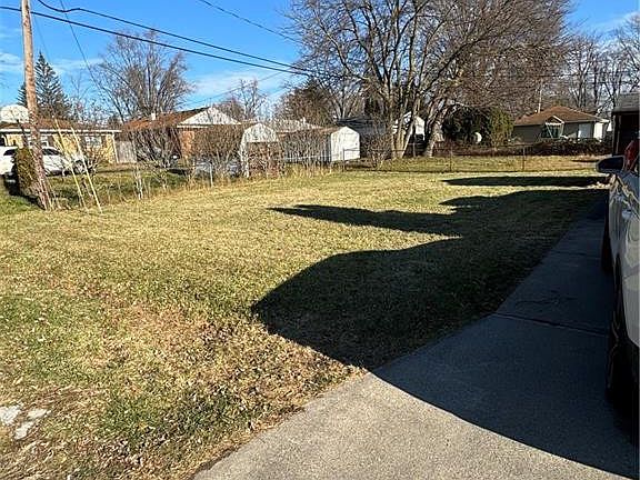 4th image of 2046 Welker Ave