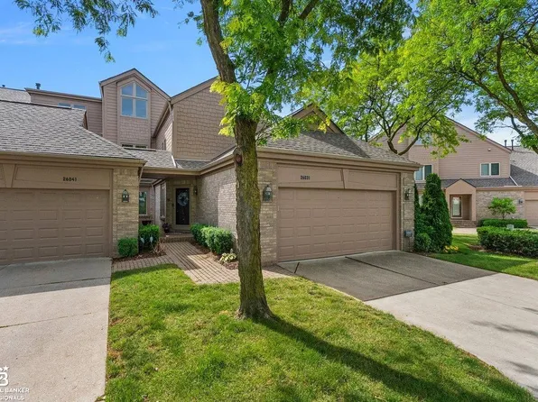 26031 Harbour Pointe Dr N #9, Harrison Township, MI 48045