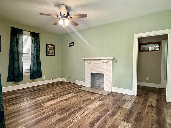 2nd image of 119 W 21st St