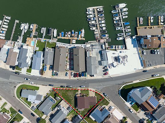 4th image of 429 W Shore Dr