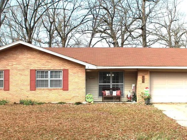 601 E 9th St, Hooks, TX 75561