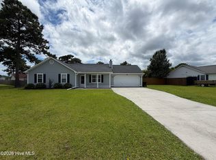 208 Parnell Rd, Hubert, NC 28539