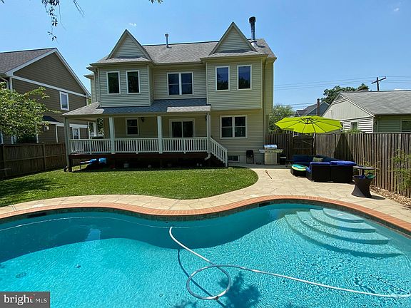 4th image of 10009 Montauk Ave