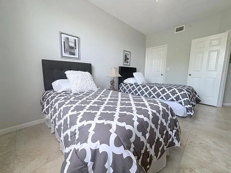 2080 Greenview Shores Blvd #419 — Photo 11
