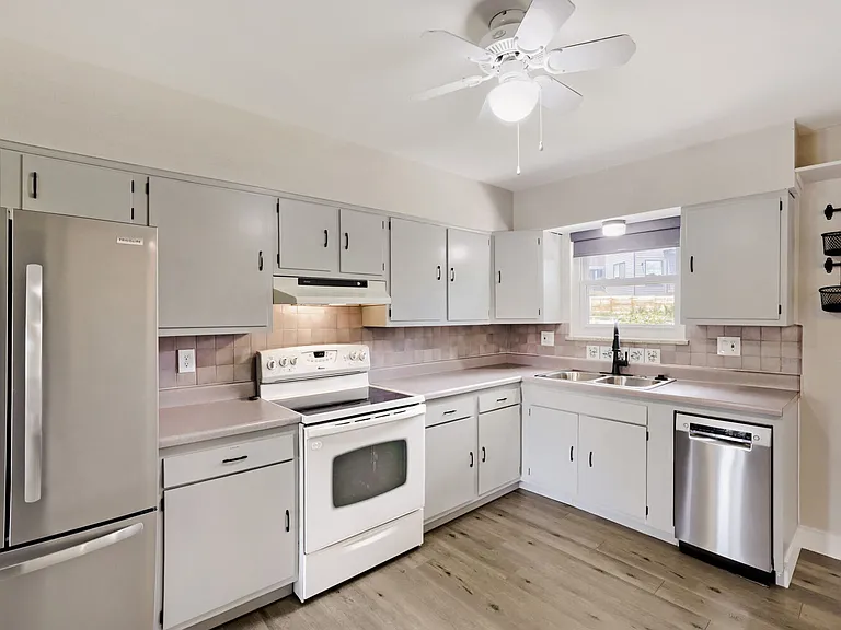 16125 W 13th Pl — Photo 5