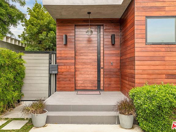 4th image of 3557 Ashwood Ave