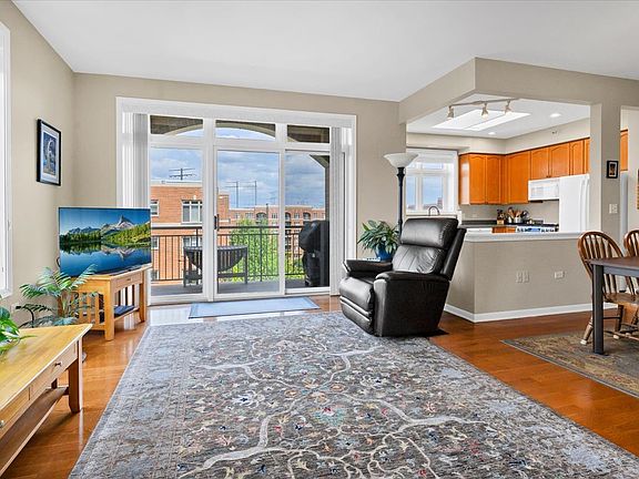 4th image of 430 Western Ave #711