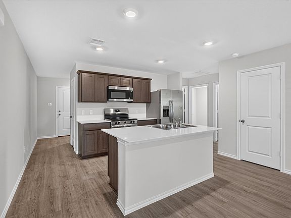 5th image of 1121 Southfield Dr