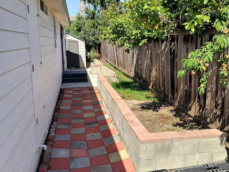 1121 Moraes Ct — Photo 10