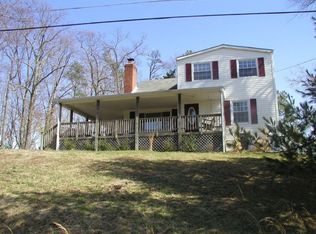 19203 Mockingbird Heights Rd, Triangle, VA 22172