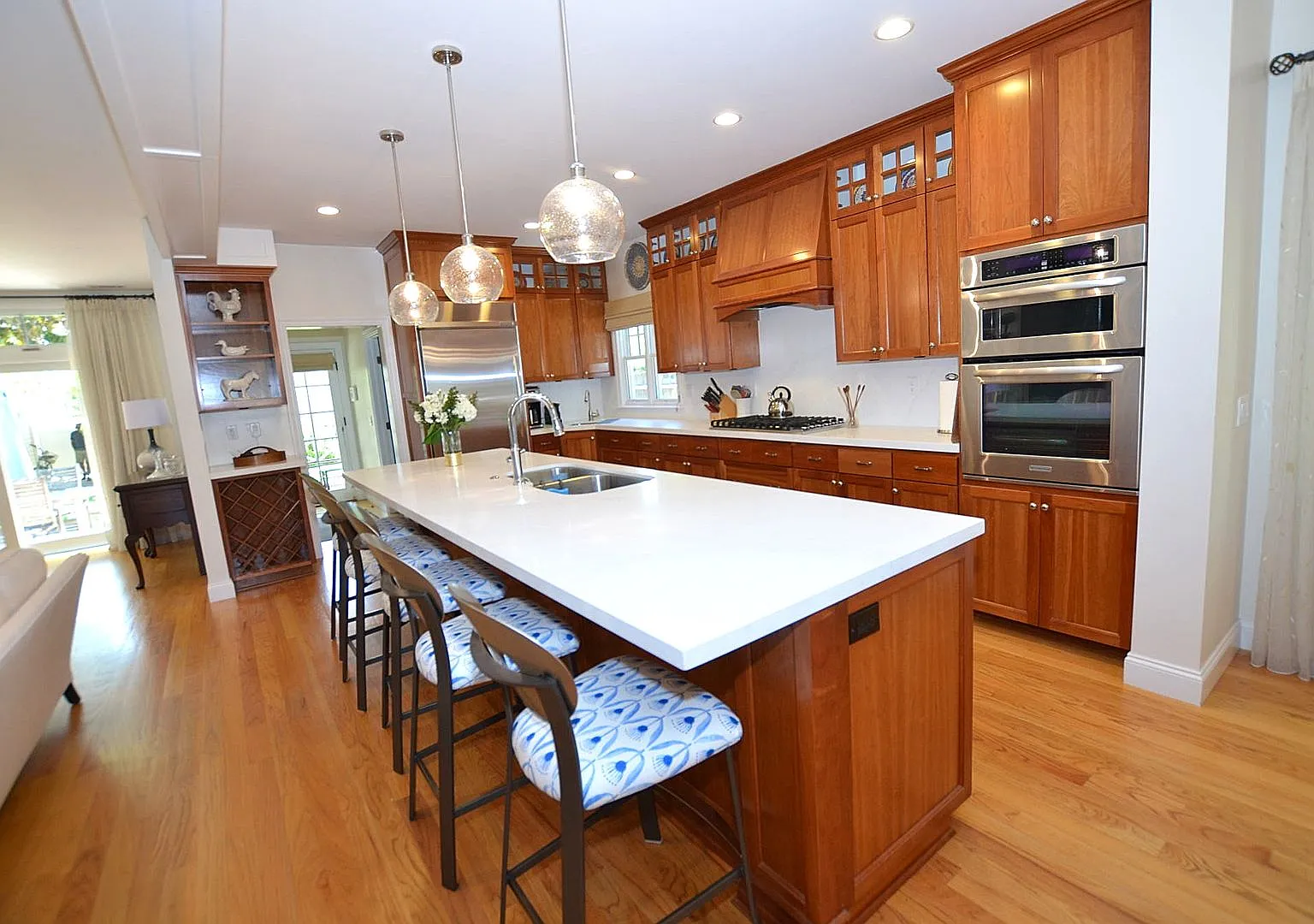 Charming Vacation Home, Furnished 4Bd/3.5Ba Home — Photo 3