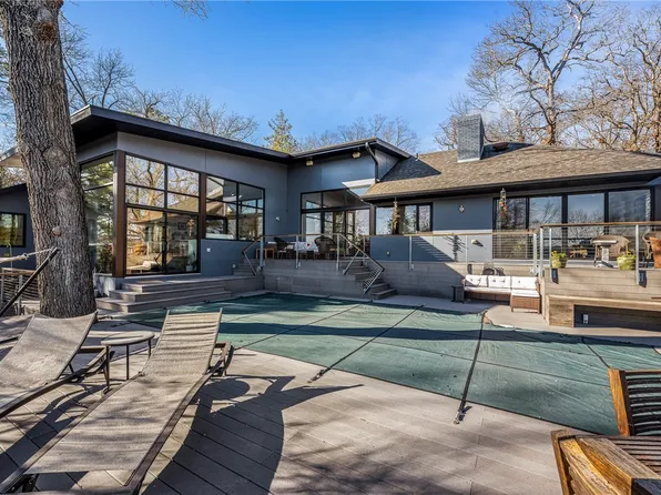 22 Ravenshoe Rd, Rogers, AR 72756