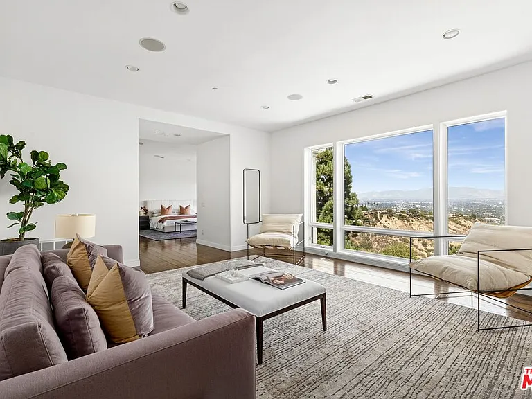 14435 Mulholland Dr — Photo 21