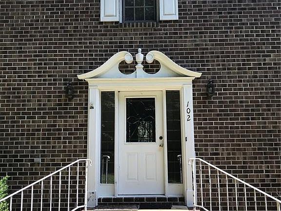2nd image of 102 N Berwick