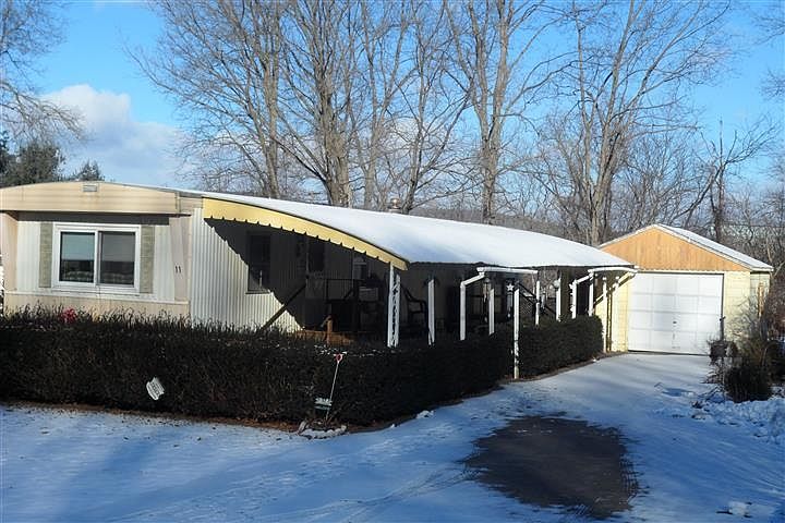 2nd image of 11 White St